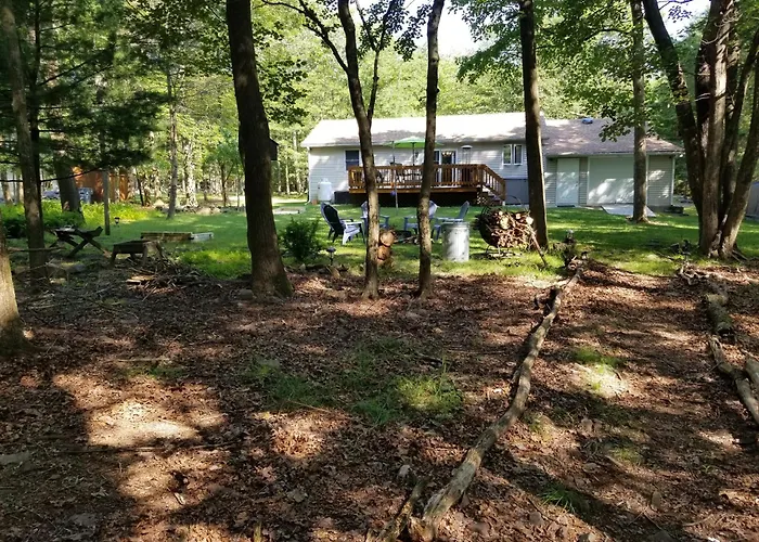 Serenity And Fun All In One In This Cozy Pocono Cabin